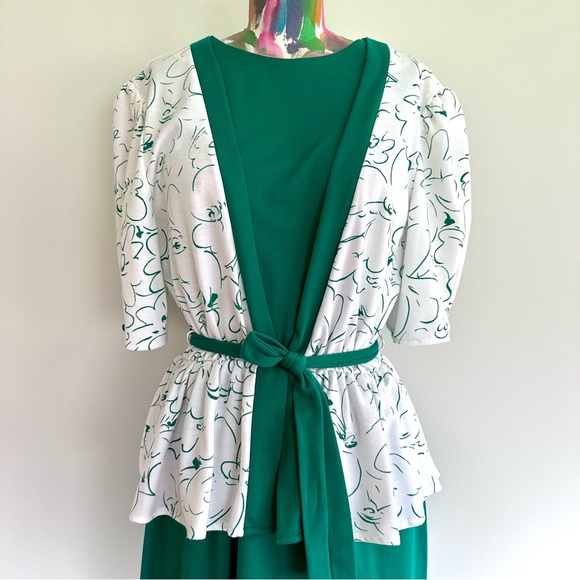 🦚VINTAGE 80s Green Knit Floral Peplum Belted Short Sleeve Dress - Picture 3 of 8